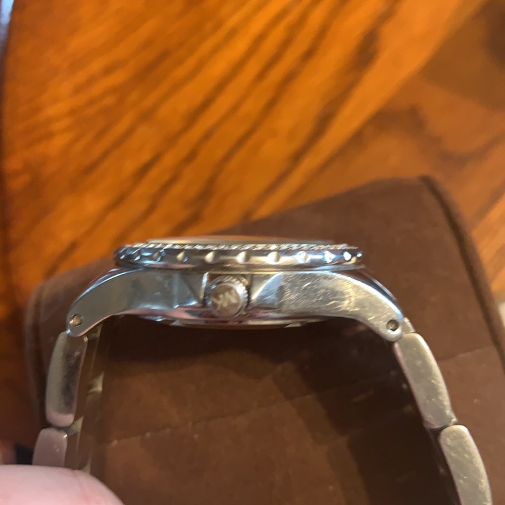 Women’s Michael Kors silver watch - Picture 7 of 8